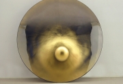 Vladimir Skoda, Galileo-Galilei, 2004, Mirror polished stainless steel, gold plated steel, 110 x 10 cm et 18 cm