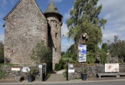 Vue de l'exposition, Château de la Trémolières, Anglards de Salers