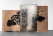 Delphine Gigoux-Martin, Bois brûlés V, 2023, fusain sur bois et lave émaillée, 123 x 208 cm
